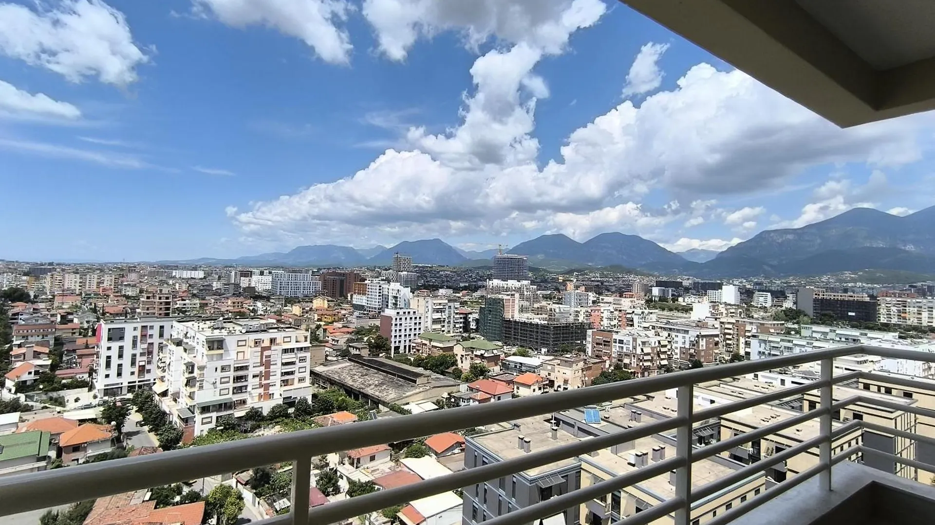 Apartment James Studio Tirana Albania